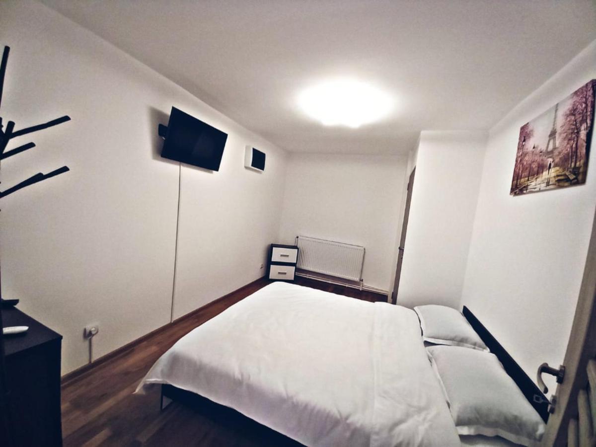 Camere in regim hotelier Braşov Buitenkant foto