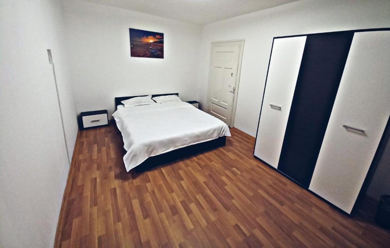 Camere in regim hotelier Braşov Buitenkant foto